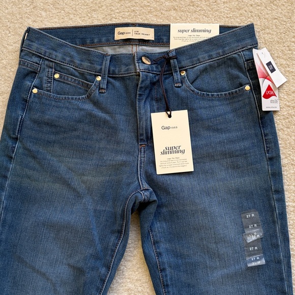 GAP Women's Skinny Jeans - Picture 3 of 12